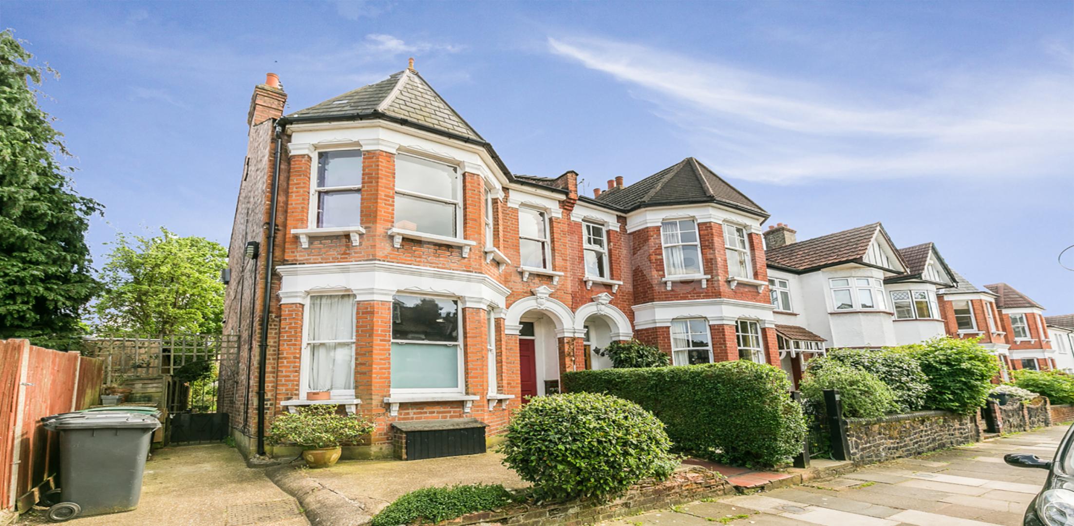 One double bedroom property on a lovely quiet tree lined street Firs Avenue , Muswell Hill 